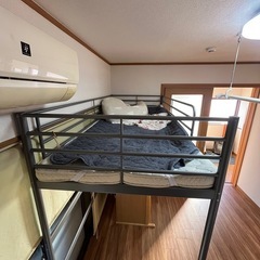 勉強机とベットのせっとのセットの画像