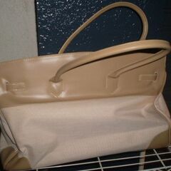 VenDome 　女性カバン　横幅41㎝くらいの画像