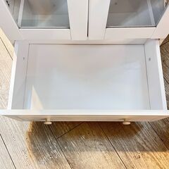 カントリー調キャビネット 食器棚 白 ホワイト 棚板可動式 引出し1杯 横幅55cm奥行35cm高さ83.5cm★買取帝国 志木店の画像