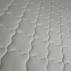 ●セミダブルベッド！ボンネルコイルマットレス付き！　の画像