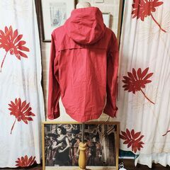 ！試着のみ。UNIQLO(ユニクロ) 綺麗なビビッドカラーのシンプルアウター、いかがでしょうか？の画像