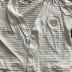✨新品未着用✨くま　カーディガンの画像
