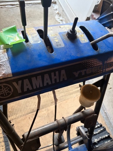 除雪機　　　　エンジン始動できました、身内からの委託です