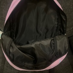 リボンがかわいいリュックの画像