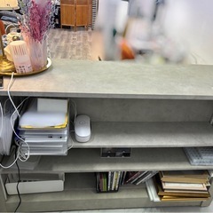 ネイルサロン　受付台　受付カウンターの画像