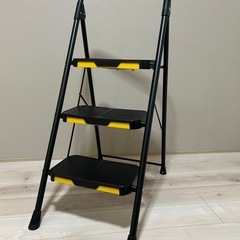 折りたたみ脚立 3段 ロック機能 耐荷重150kg の画像