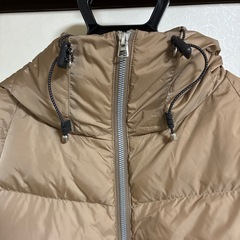 INHERIT ベージュ ダウンジャケット フード付きMの画像