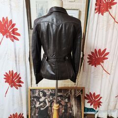 ∥SEPT FOIS(セットフォア) 山羊革の滑らか艶やか感をたっぷり楽しめる、ぬくぬくアウター。いかがでしょうか？の画像