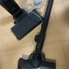 アイリスオーヤマ 充電式サイクロン掃除機の画像