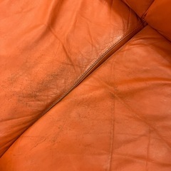 サ2511-270 Leather world 3人掛けソファ レッド レザー キズ汚れ有り　の画像