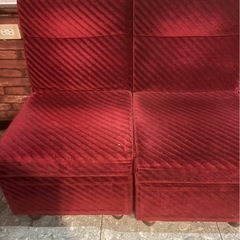 25年続いた純喫茶の椅子＆机＆仕切り＆額縁の画像