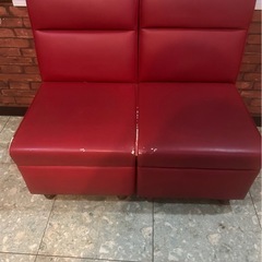 25年続いた純喫茶の椅子＆机＆仕切り＆額縁の画像