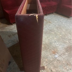 25年続いた純喫茶の椅子＆机＆仕切り＆額縁の画像