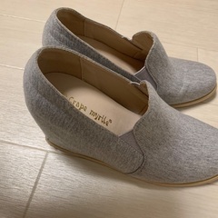 灰色 パンプス 23cmの画像