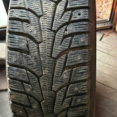 スパイクタイヤの画像