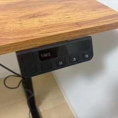 昇降デスクの画像