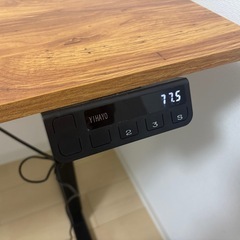 昇降デスクの画像