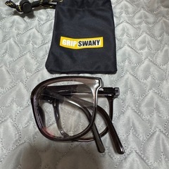 男女兼用 折りたためるメガネの画像