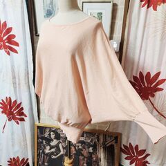 BARNEYS NEW YORK(バーニーズニューヨーク) ゆったりアンシンメトリーの軽やか美トップス、いかがでしょうか？の画像