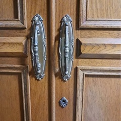 アンティーク洋服ダンスの画像