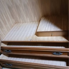 アンティーク洋服ダンスの画像