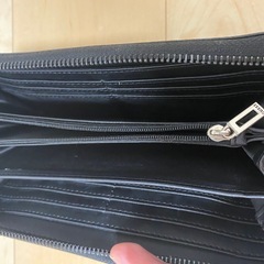 GUESS長財布の画像