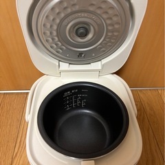 TIGERの炊飯器（３合炊）の画像