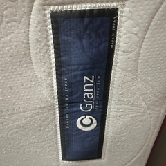 ダブルベッド・マットレスの画像