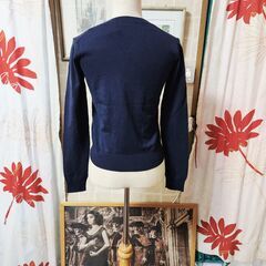 新品未使用、タグ付。UNIQLO(ユニクロ) ウォッシャブルコットンクロップドセーター【紺】、いかがでしょうか？の画像