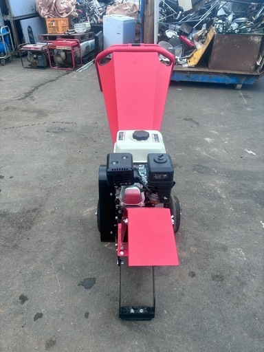 エンジン式 粉砕機 最大粉砕径60mm ウッドチッパー 8.馬力 ガソリン 4サイクル ガーデンシュレッダー 強力 パワフル 竹 枝 材木 木材 家庭用 業務用