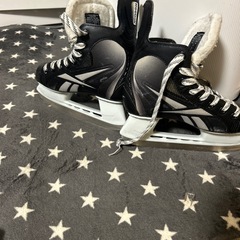 スケート靴Reebokアイスホッケーの画像