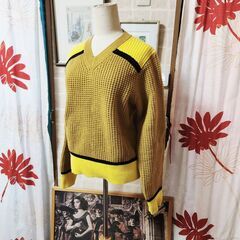 新品未使用品。UNIQLO×MARNI(ユニクロ×マルニ) 遊び心がぎゅっ！と詰まった可愛らしいトップス【黄】、いかがですか？の画像