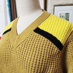 新品未使用品。UNIQLO×MARNI(ユニクロ×マルニ) 遊び心がぎゅっ！と詰まった可愛らしいトップス【黄】、いかがですか？の画像