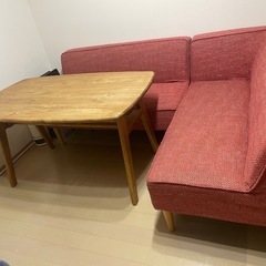 ダイニングテーブル　ソファの画像