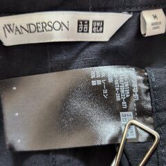 ∥UNIQLO and JW ANDERSON(ユニクロ＆JW アンダーソン) とびっきりシルエットの美しいジレワンピース、いかがでしょうか？の画像