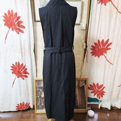 ∥UNIQLO and JW ANDERSON(ユニクロ＆JW アンダーソン) とびっきりシルエットの美しいジレワンピース、いかがでしょうか？の画像