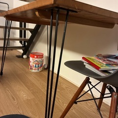 ダイニングテーブルの画像