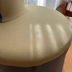 ニトリ 回転ゲーミングチェアチェアテーブル付きの画像