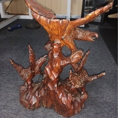 【木彫り】鷹の置物 一本木 彫刻 迫力ある縁起物 インテリア 開運 木製オブジェの画像