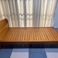 木製シングルベッドの画像