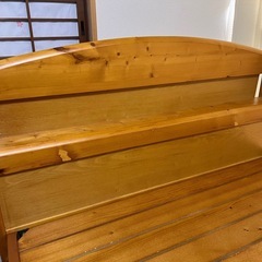 木製シングルベッドの画像