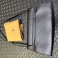 正規品LOUIS VUITTON　ルイ・ヴィトン エピ　ノワール ショルダーバッグの画像