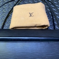 正規品LOUIS VUITTON　ルイ・ヴィトン エピ　ノワール ショルダーバッグの画像