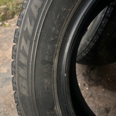 スタッドレスタイヤの画像