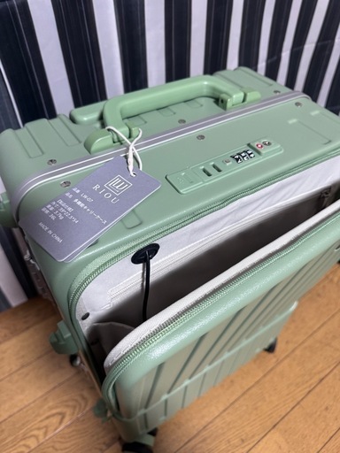 スーツケース　Sサイズ　新品
未使用