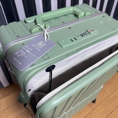 スーツケース　Sサイズ　新品
未使用の画像