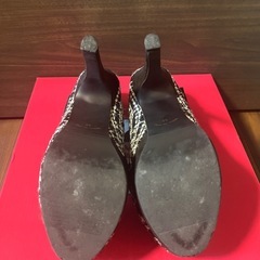 【着用1回】Noubel Voug Relax ツイード 12cmヒール 厚底パンプス ブラック系の画像