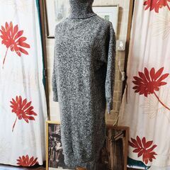 UNIQLO(ユニクロ) ウール100％。さらさら柔らか着心地のロングワンピース、いかがでしょうか？の画像