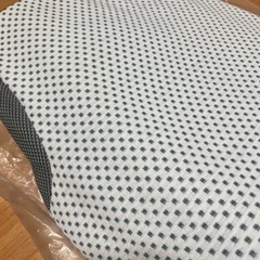 美品ニトリ横向き寝がラクなまくら（ナチュラルフィット）の画像