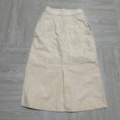 ユニクロ　コーデュロイスカートの画像